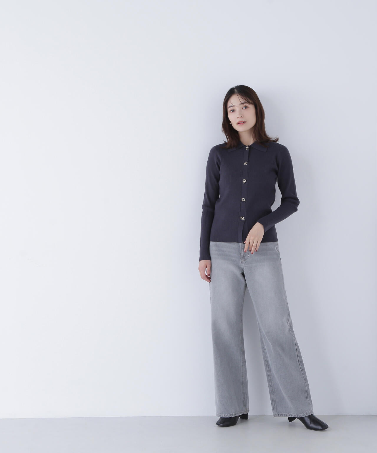 ハトメボタンポロカラーニット