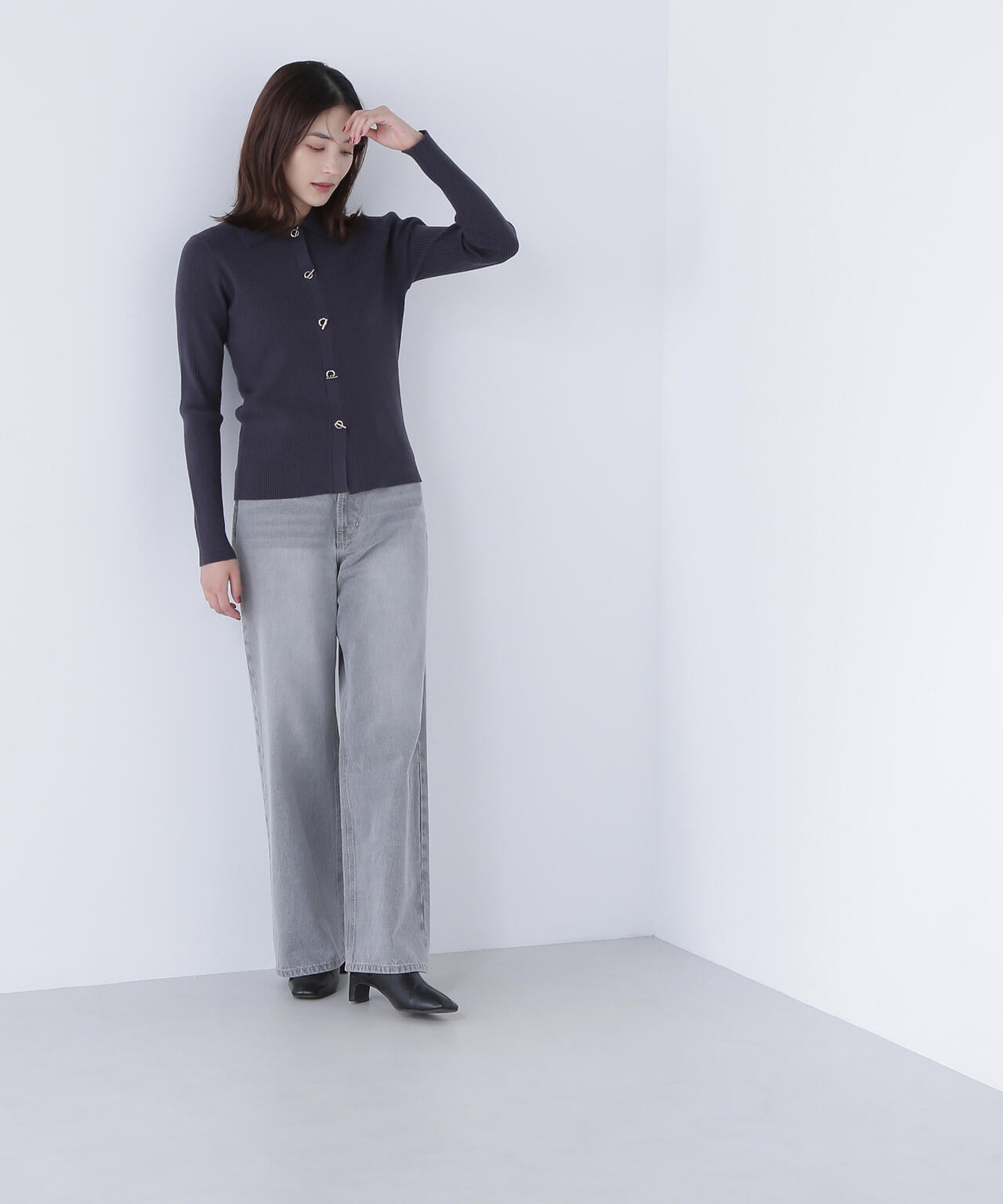 ハトメボタンポロカラーニット