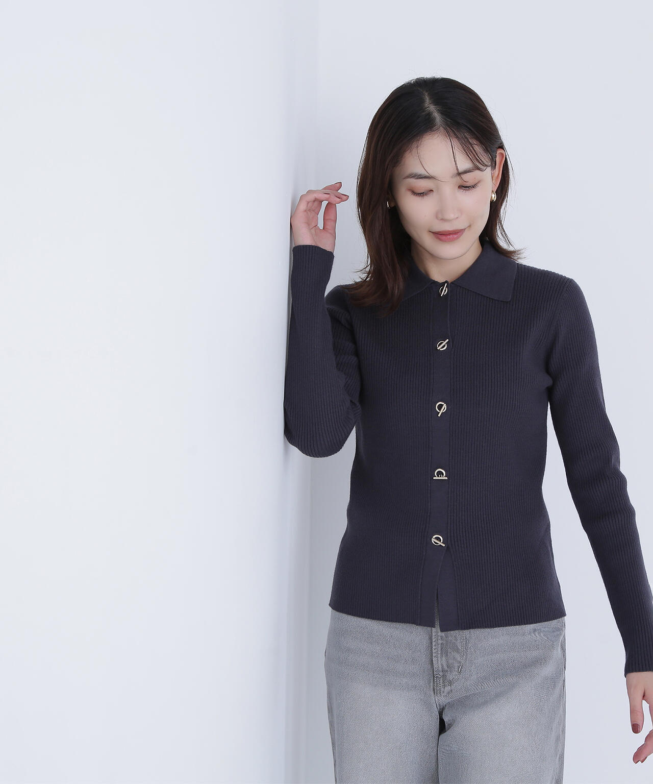 ハトメボタンポロカラーニット