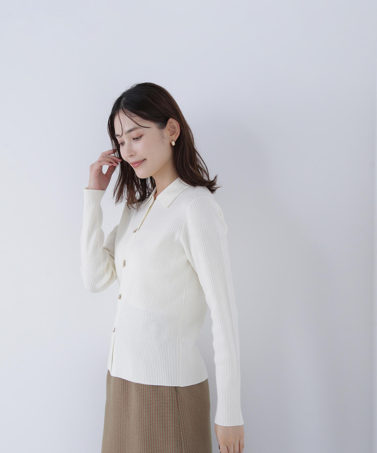 ハトメボタンポロカラーニット