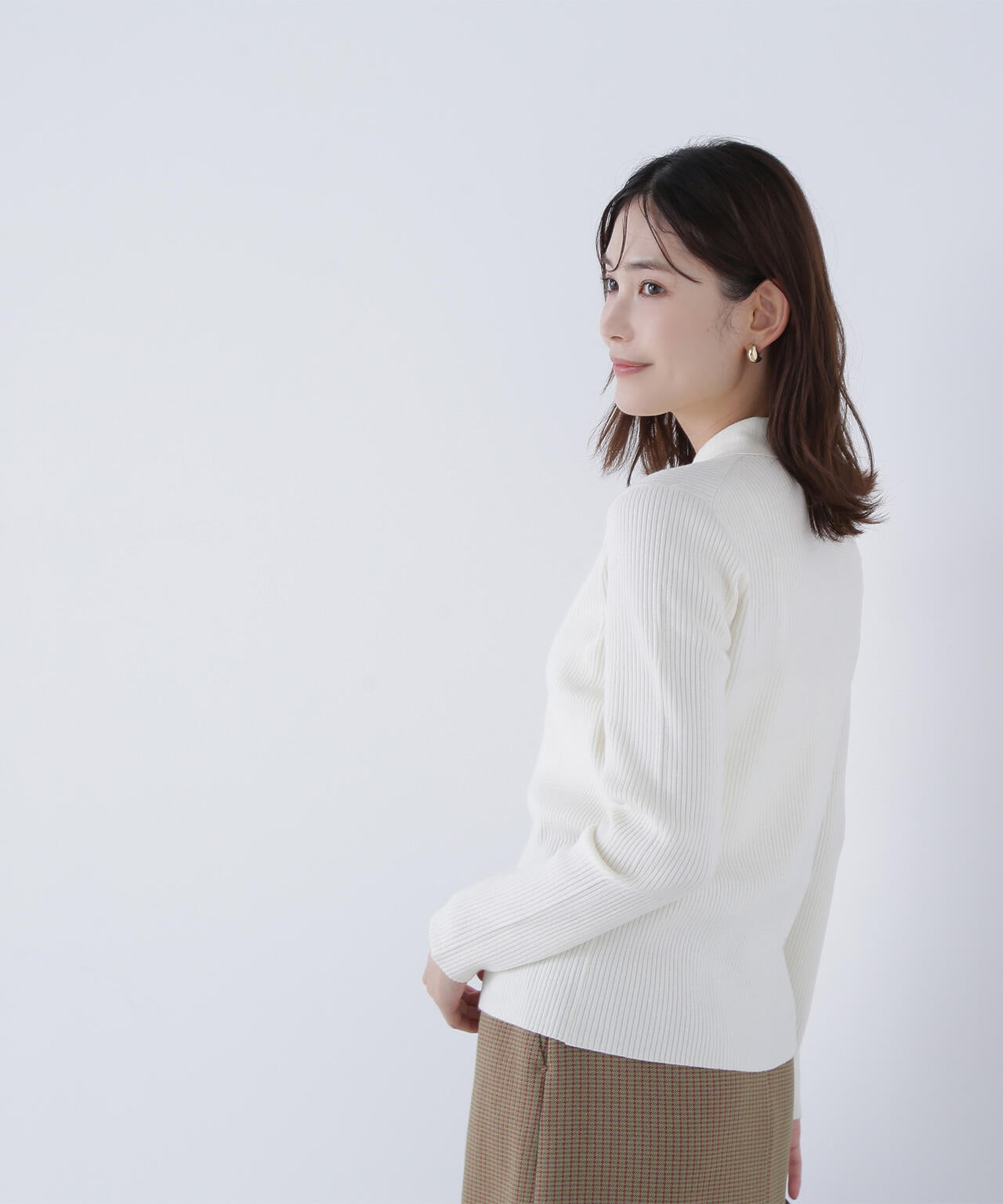 ハトメボタンポロカラーニット