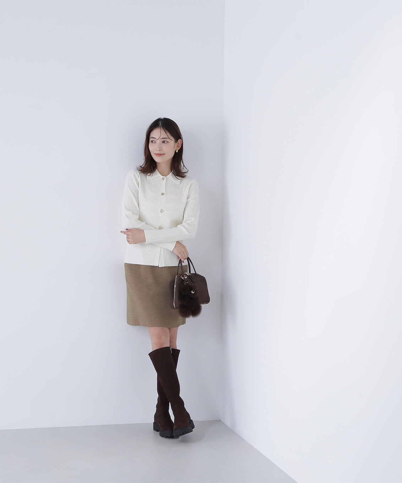 ハトメボタンポロカラーニット