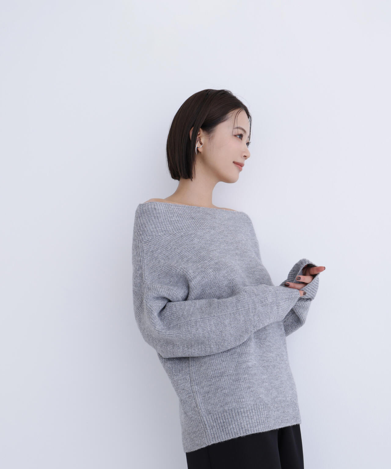 オフショルボクシーラメニット