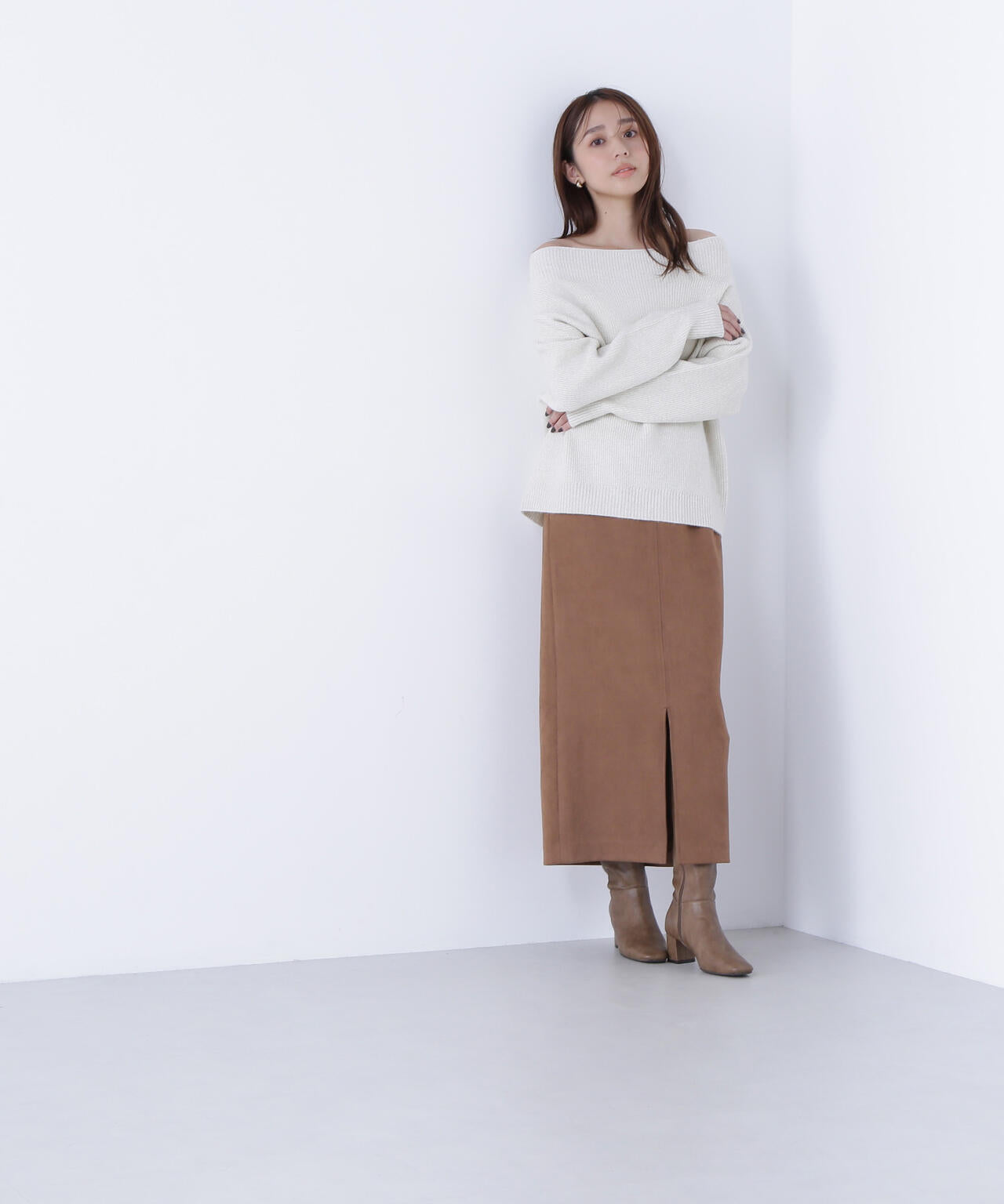 オフショルボクシーラメニット