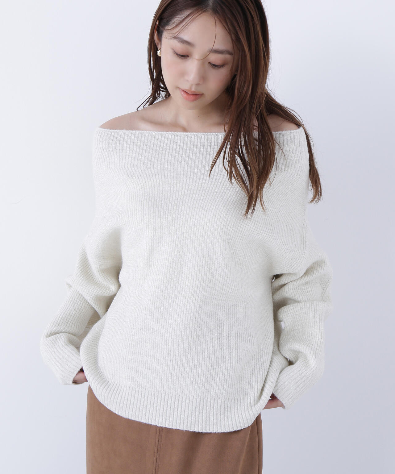 オフショルボクシーラメニット