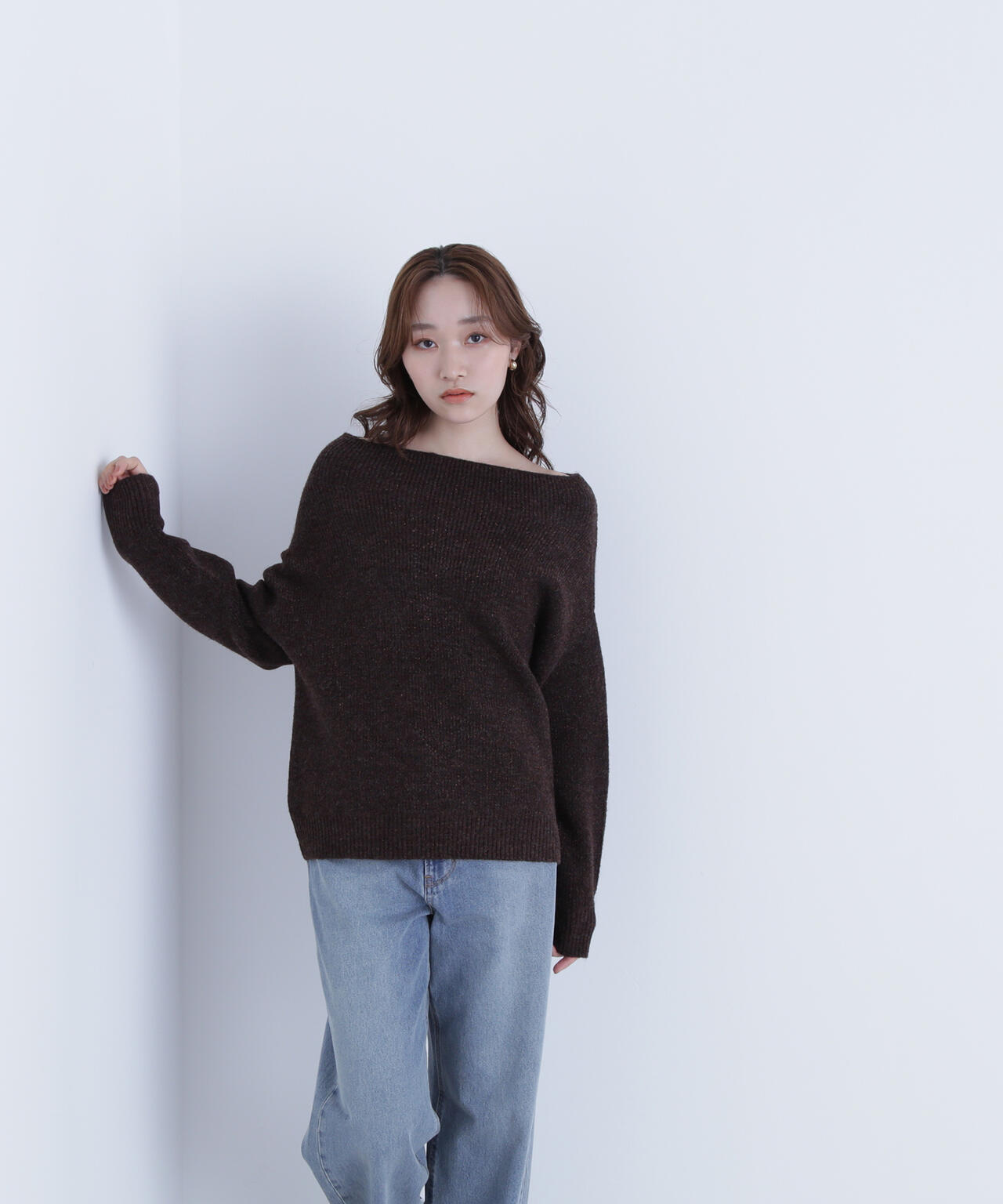 オフショルボクシーラメニット