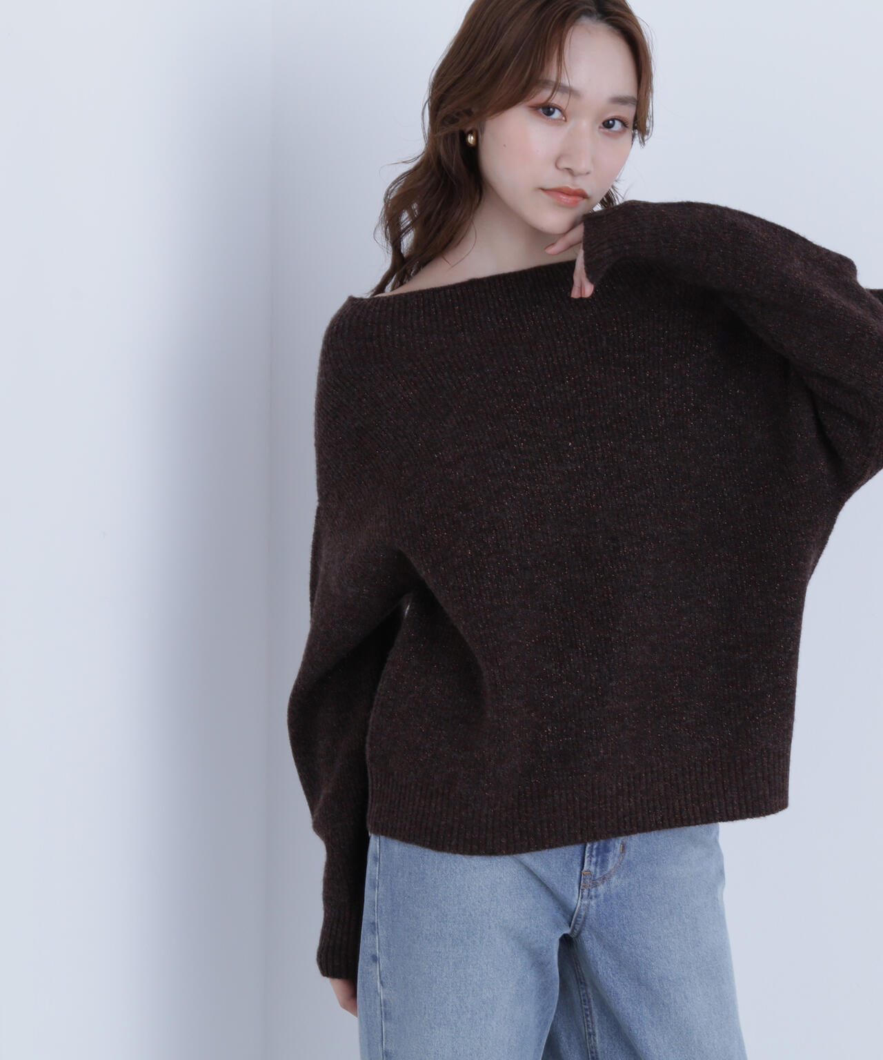 オフショルボクシーラメニット