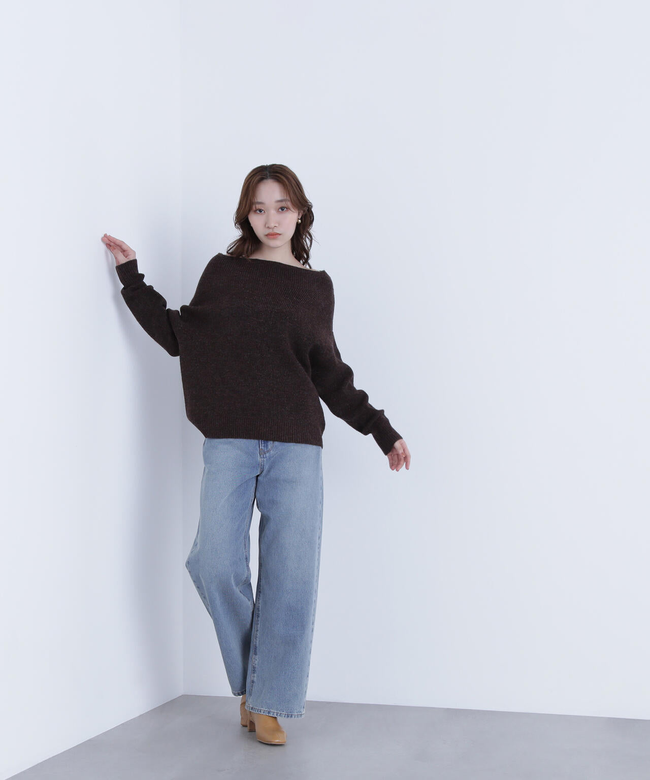 オフショルボクシーラメニット