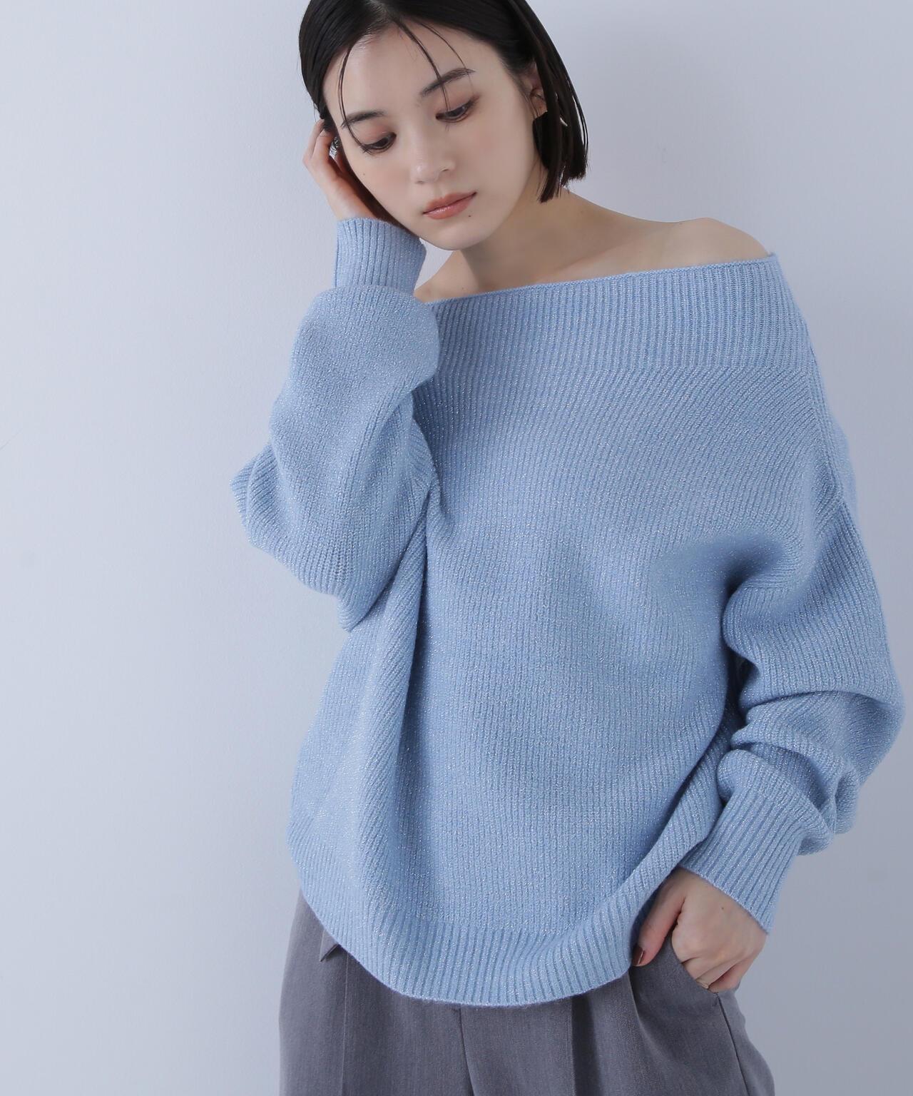 オフショルボクシーラメニット