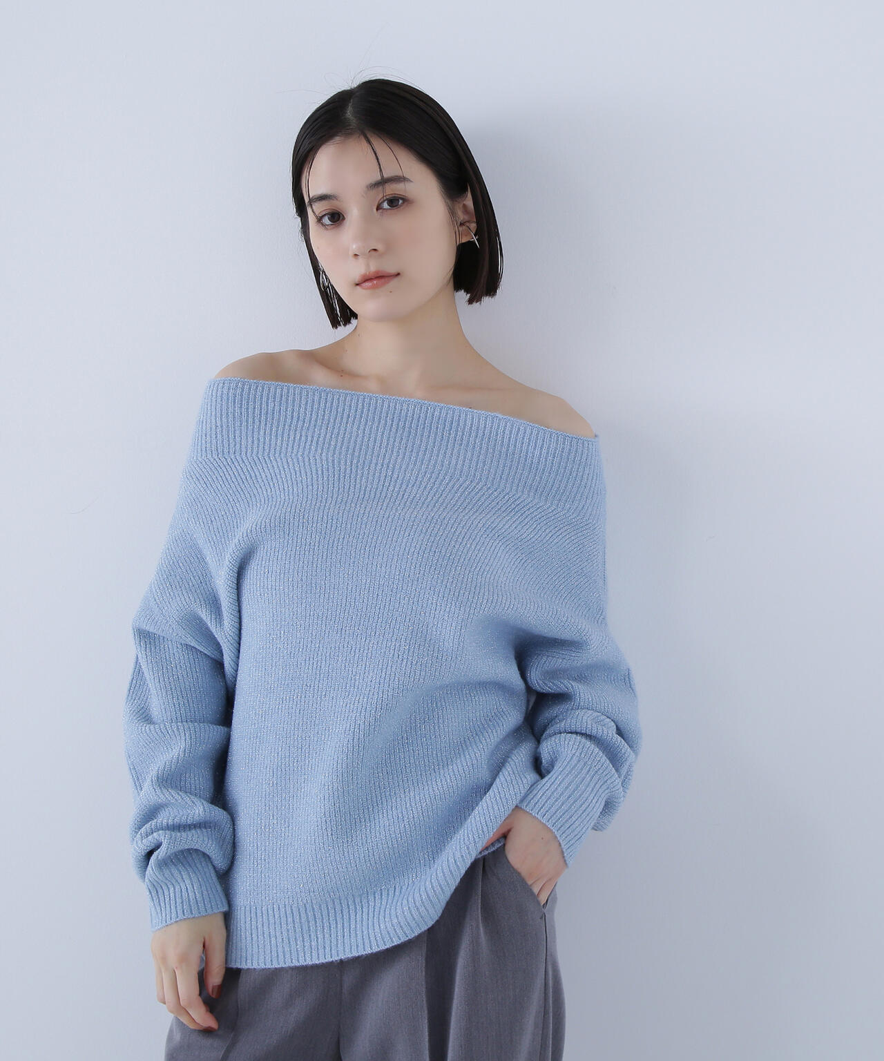 オフショルボクシーラメニット