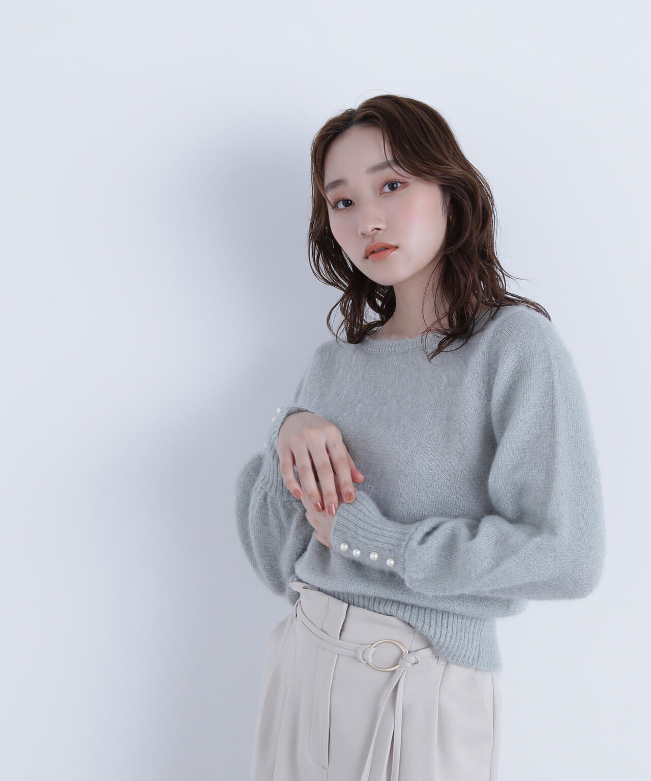 パールボタンヘアリーニット