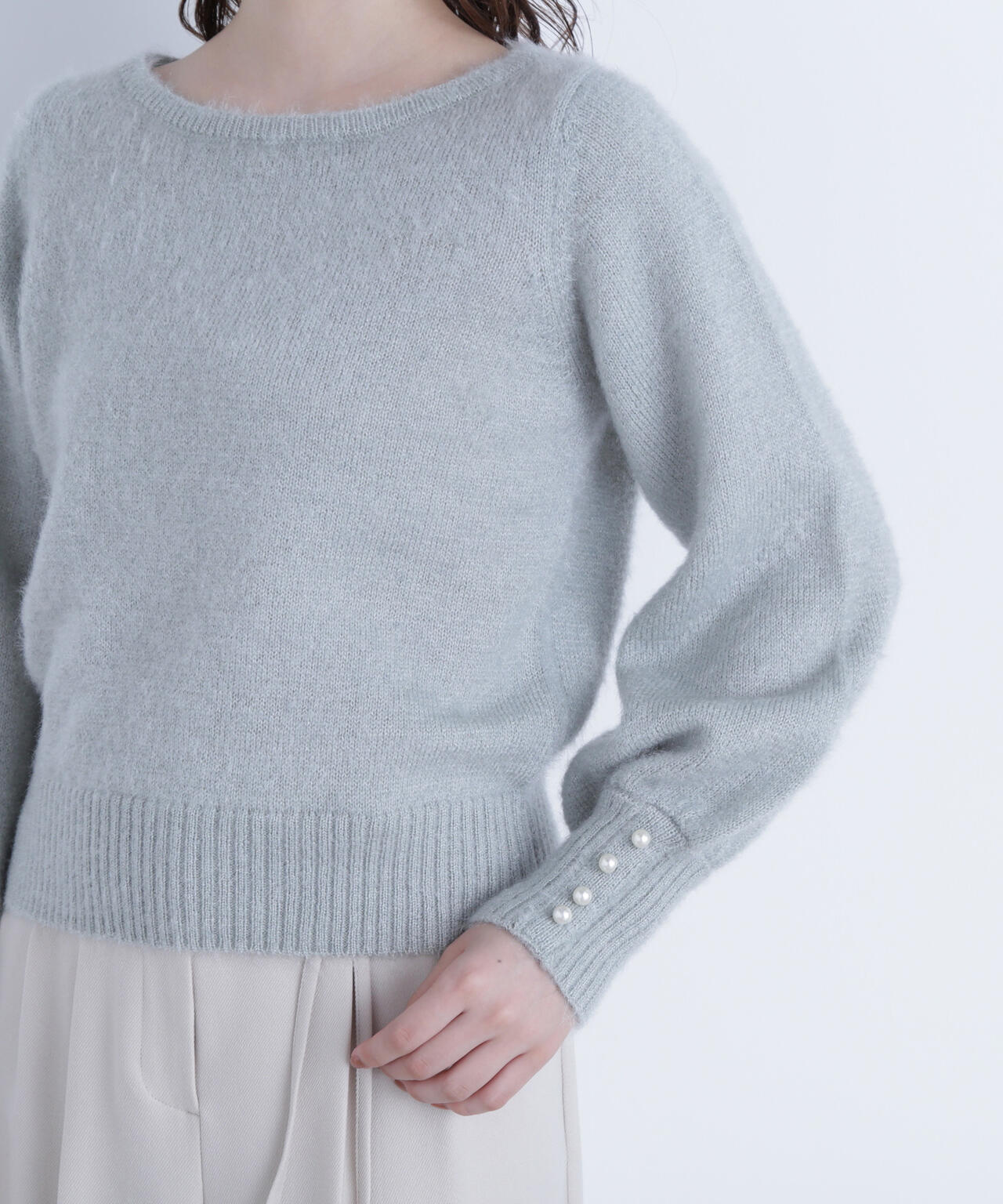 パールボタンヘアリーニット