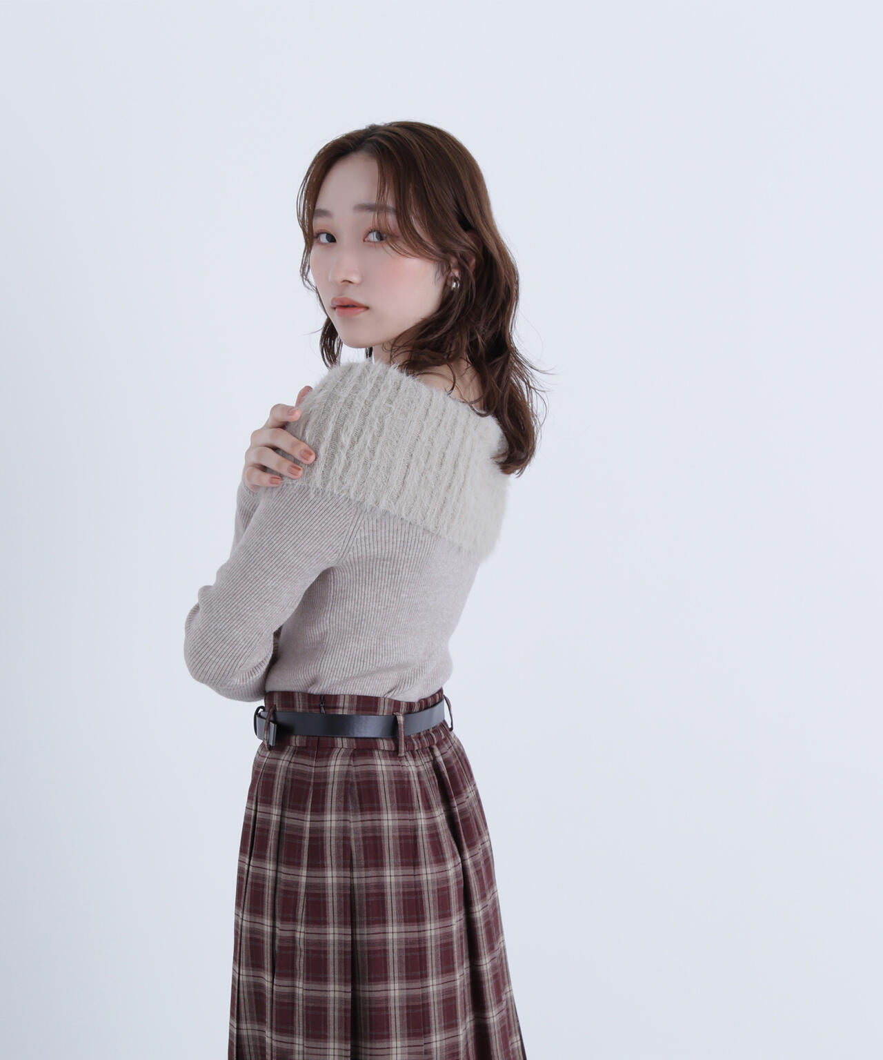 シャギーオフショルニット