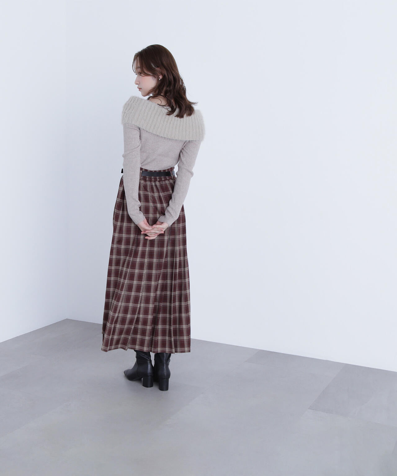 シャギーオフショルニット