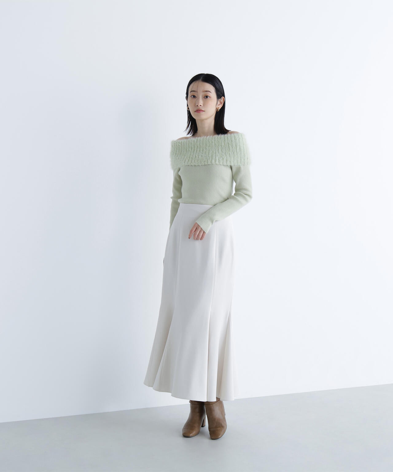 シャギーオフショルニット