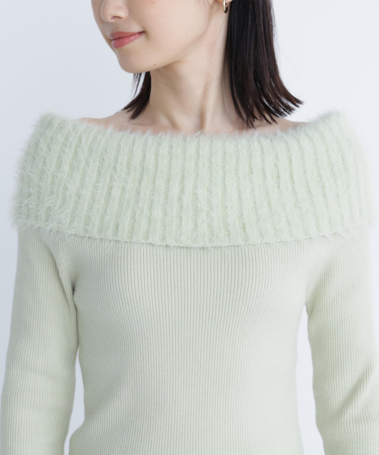 シャギーオフショルニット