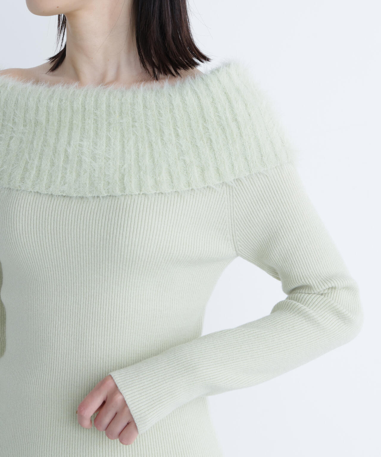 シャギーオフショルニット