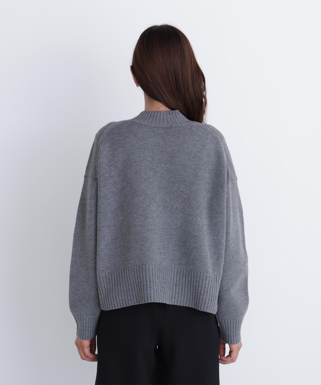 タイムセール　新品未使用　Hビューティ&ユースダークグレー ハイネックニット サイドスリットハイネックニット | NATURAL BEAUTY BASIC（ナチュラル