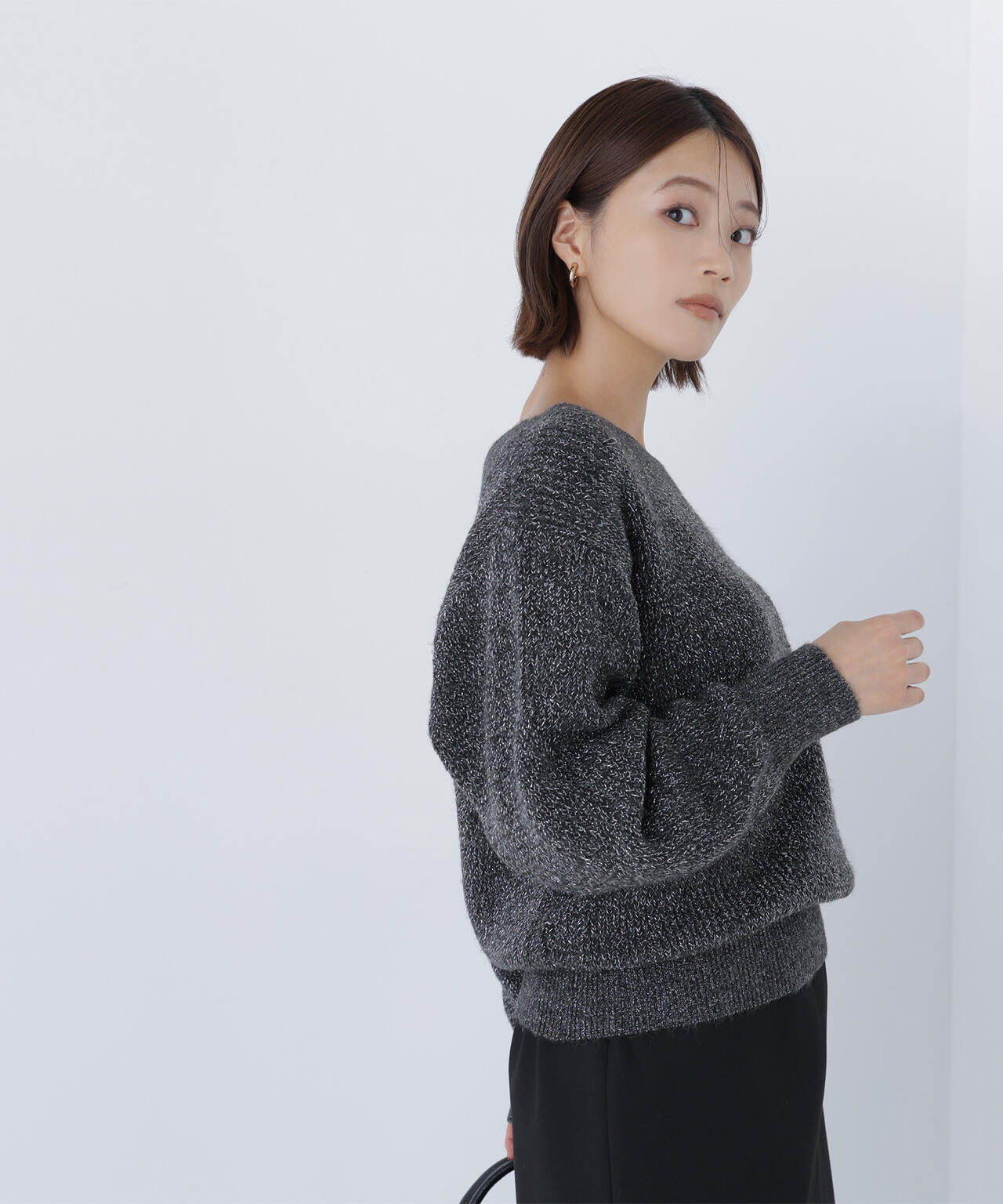 Vネックボクシーラメニット | NATURAL BEAUTY BASIC（ナチュラル