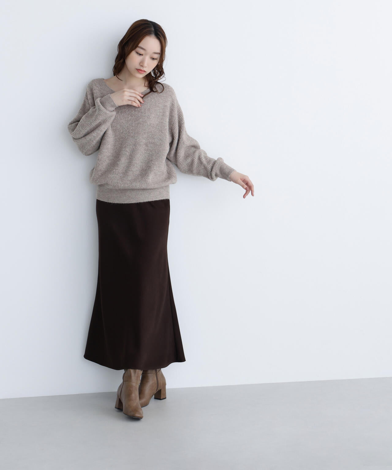 Vネックボクシーラメニット | NATURAL BEAUTY BASIC（ナチュラル