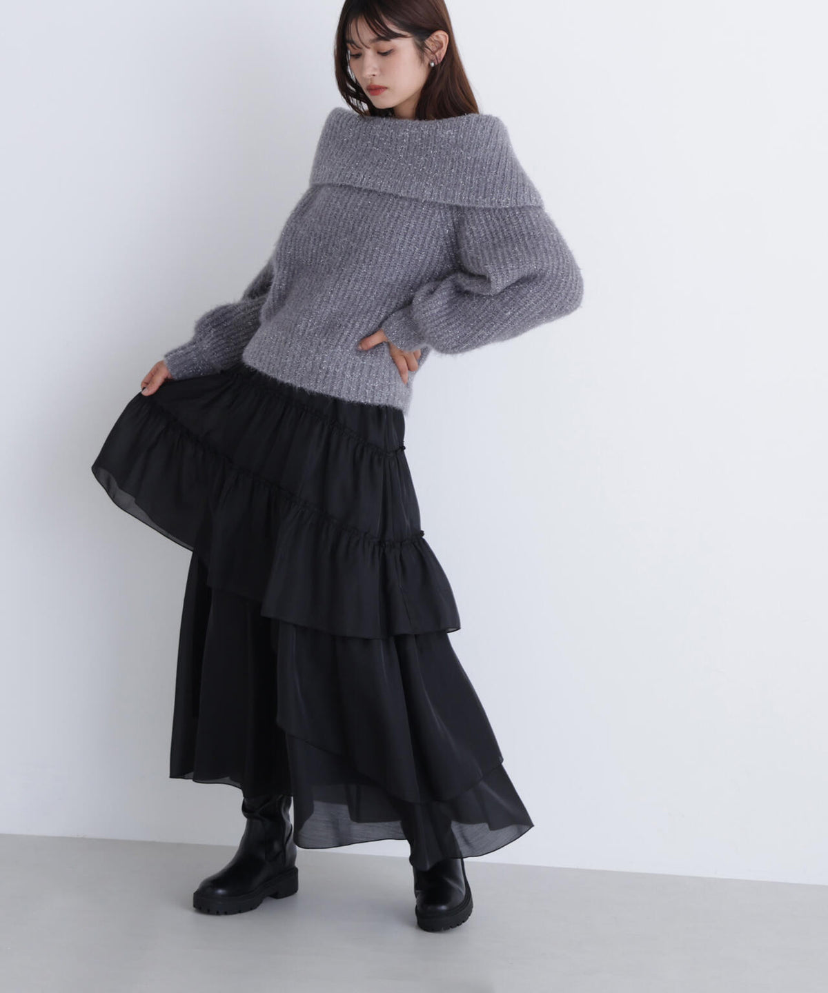 ヘアリーラメオフショルニット