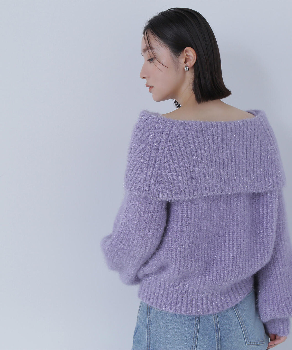 ヘアリーラメオフショルニット