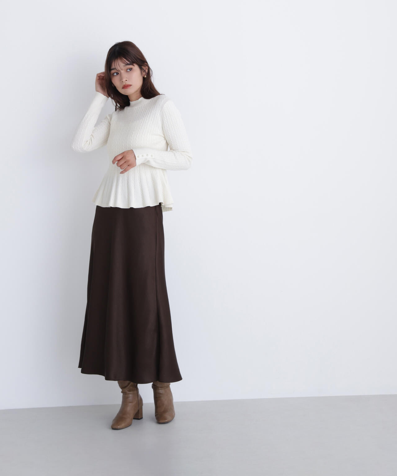 美品　sea New York シーニューヨーク　ケープ付ペプラムニット M 美品 sea New York シーニューヨーク ケープ付ペプラムニット M Sea