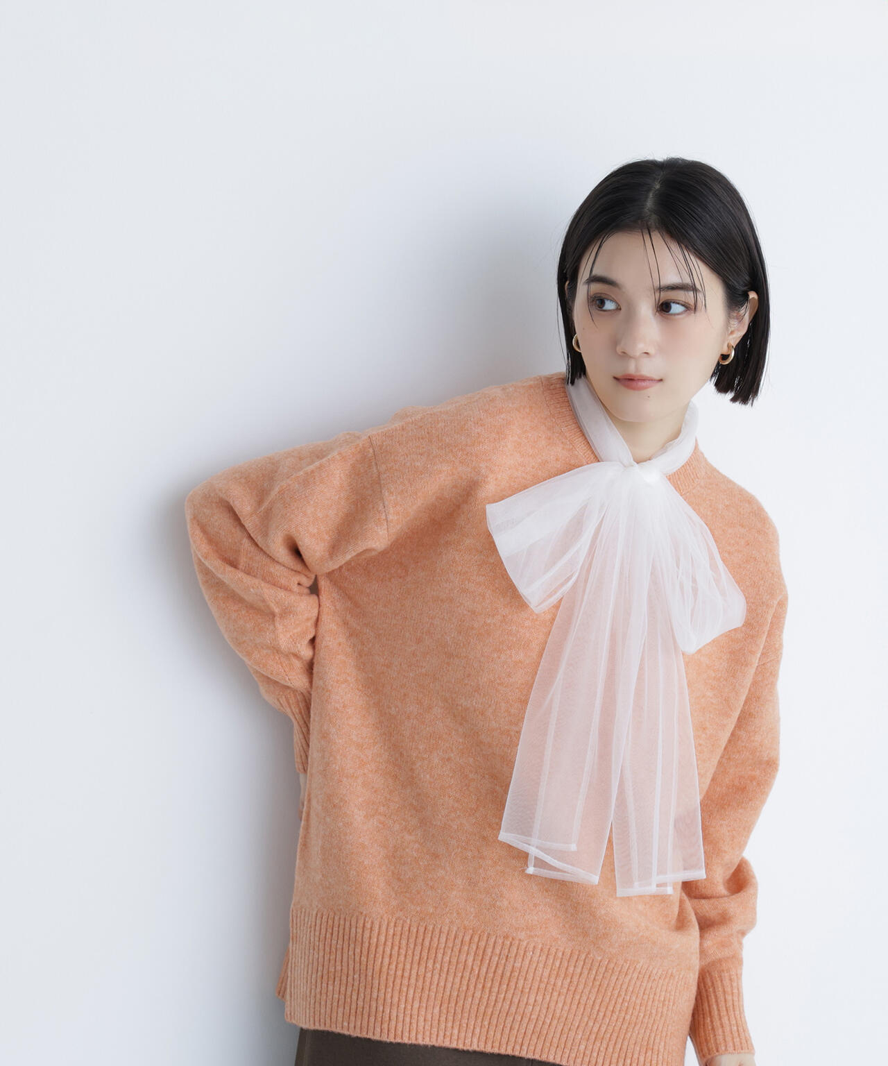 新品タグ◉バックスリットタートルネックニット ライトベージュ B：MING by BEAMS（ビーミング by ビームス） ニット セーター バック