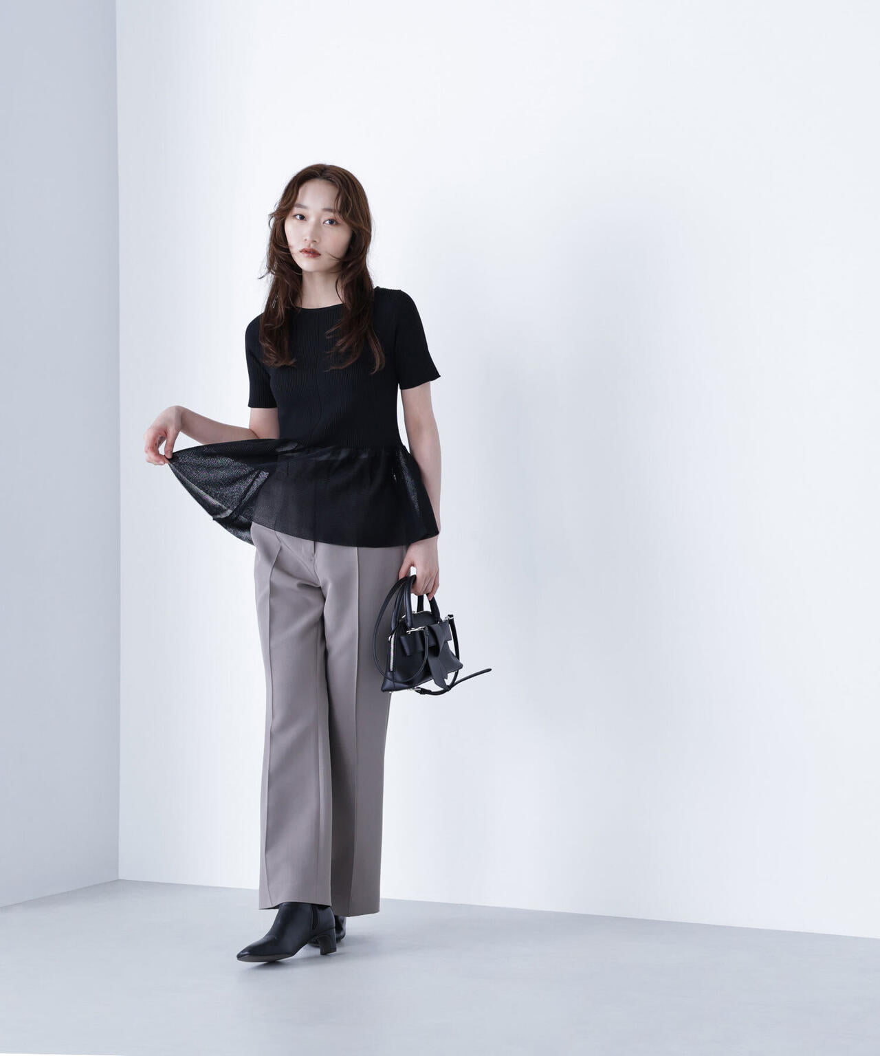 シアーペプラムフォルムニット