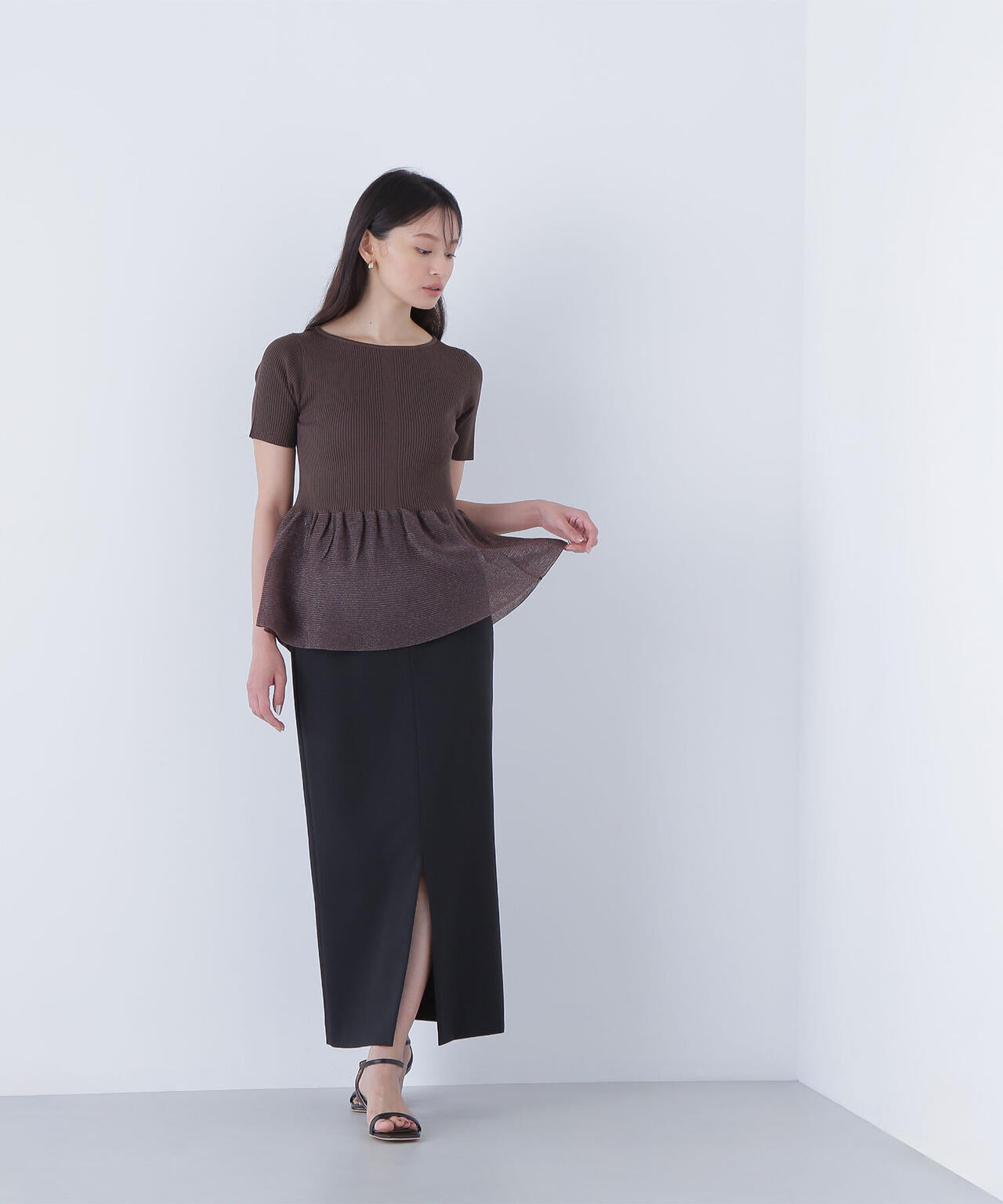 シアーペプラムフォルムニット