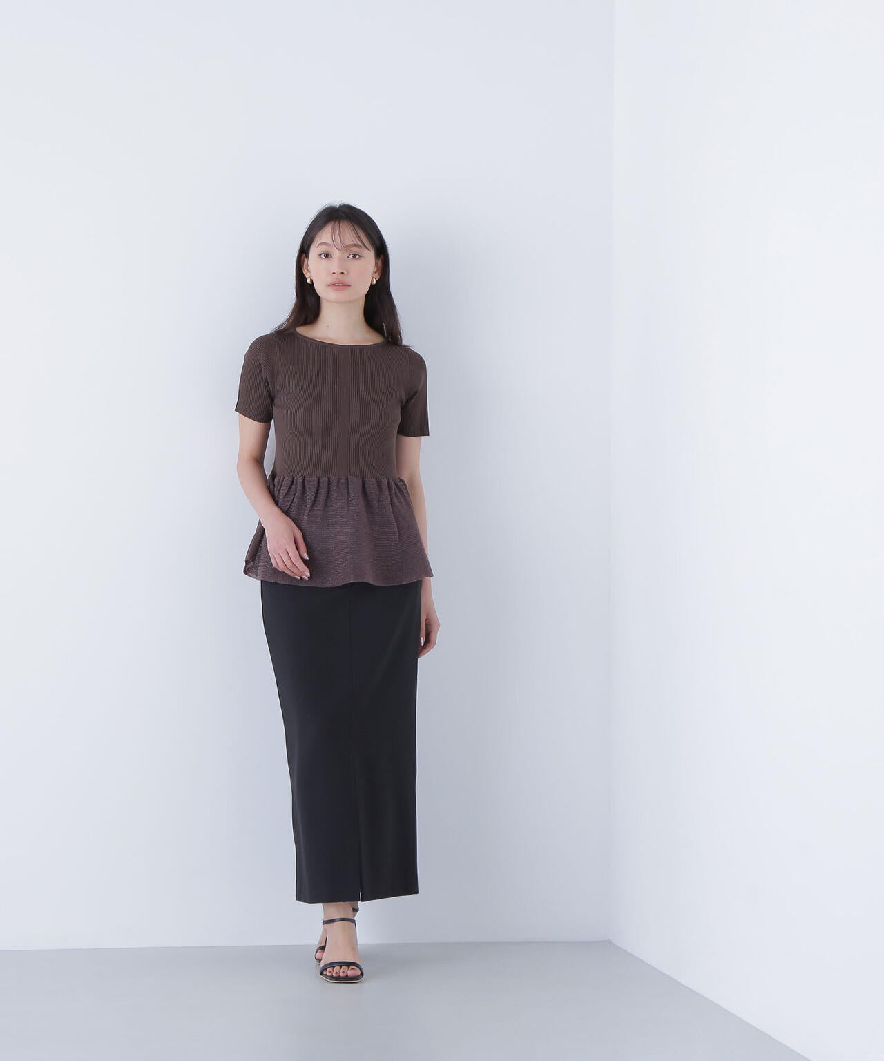 シアーペプラムフォルムニット