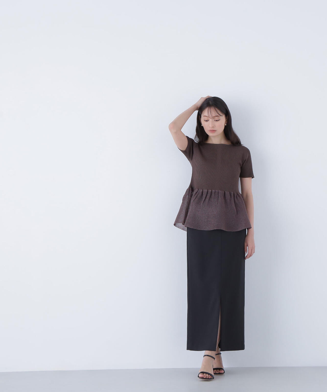 シアーペプラムフォルムニット