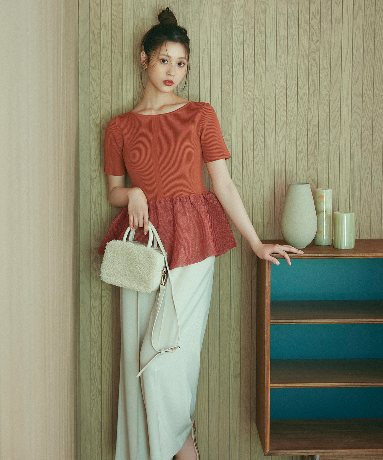 シアーペプラムフォルムニット