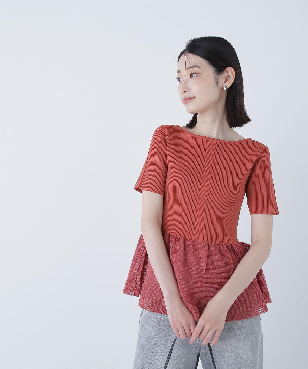 シアーペプラムフォルムニット