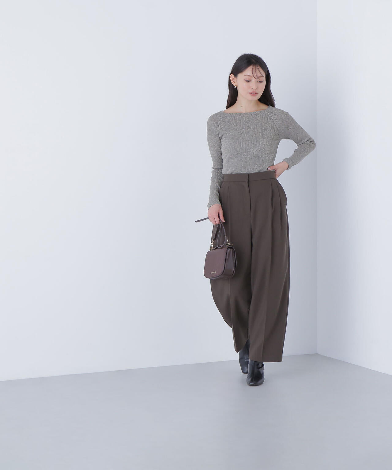 ラメリブボートネックニット