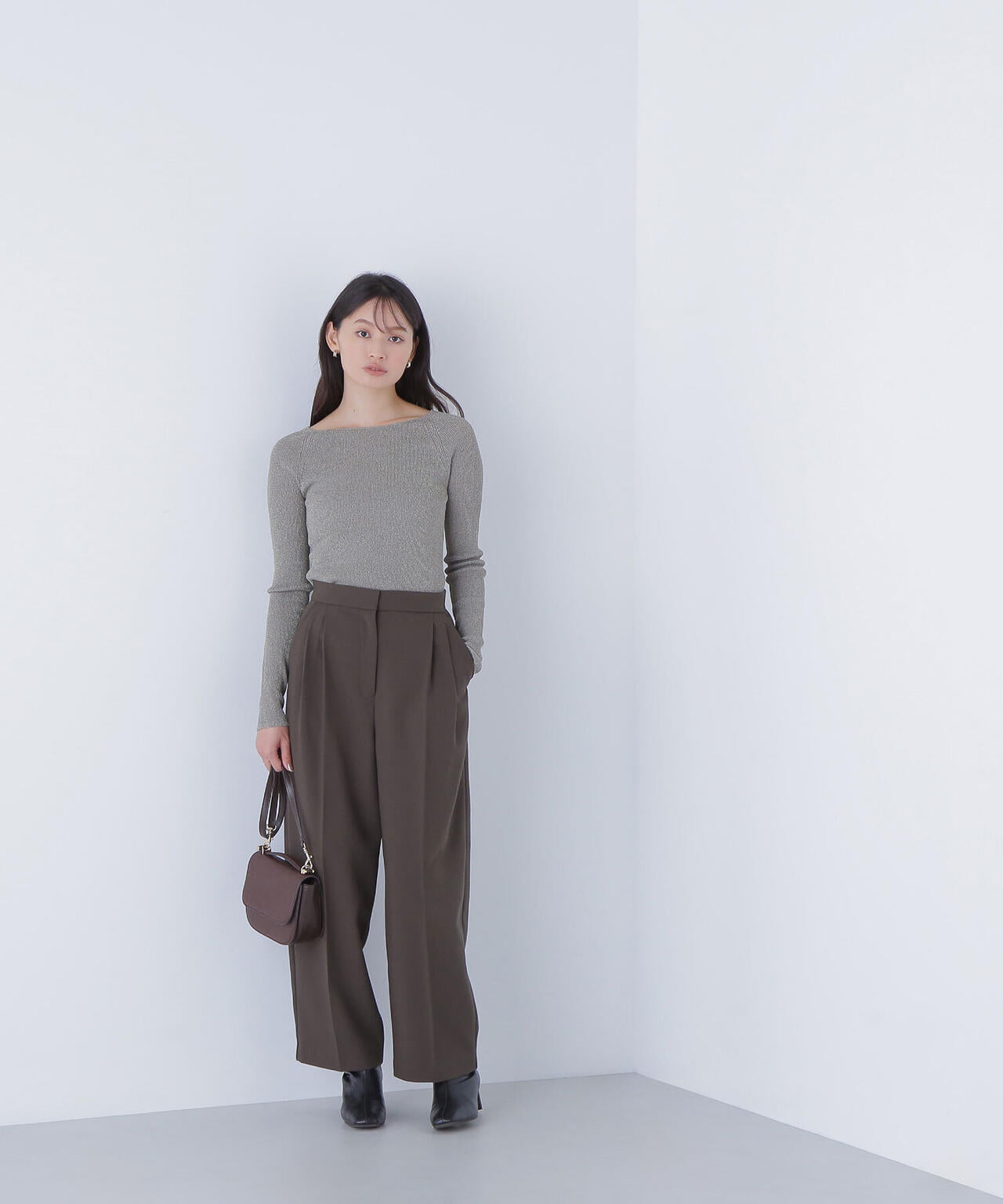 ラメリブボートネックニット