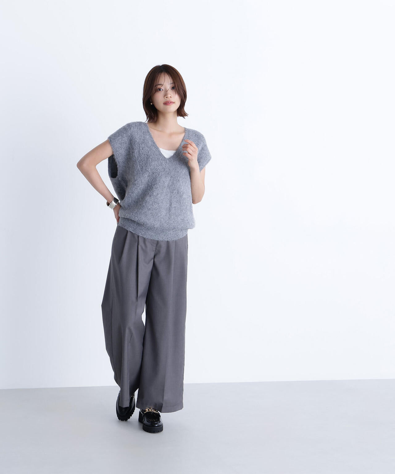 ヘアリーVネックベスト