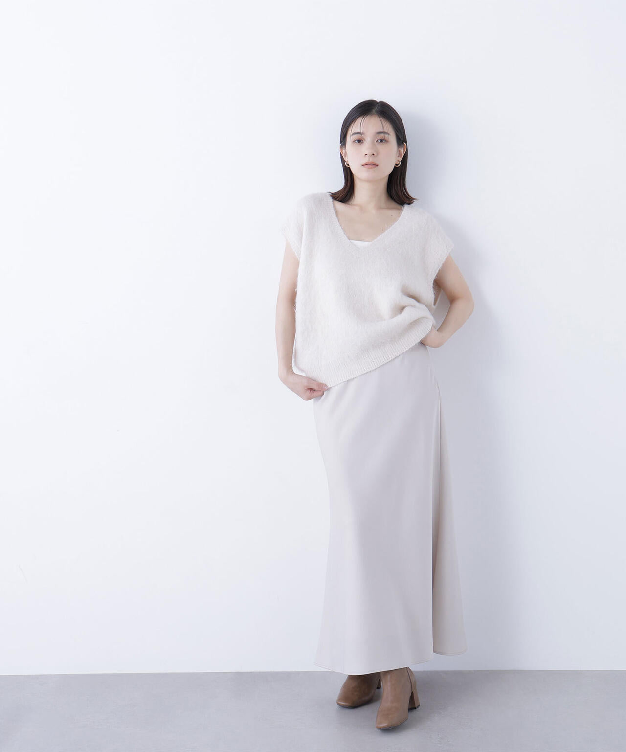 ヘアリーVネックベスト