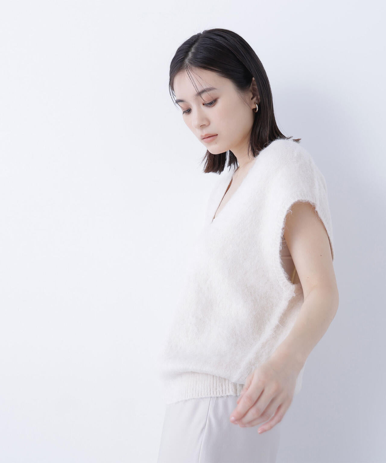 ヘアリーVネックベスト