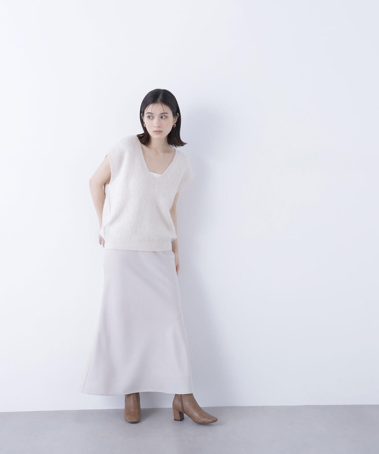 ヘアリーVネックベスト