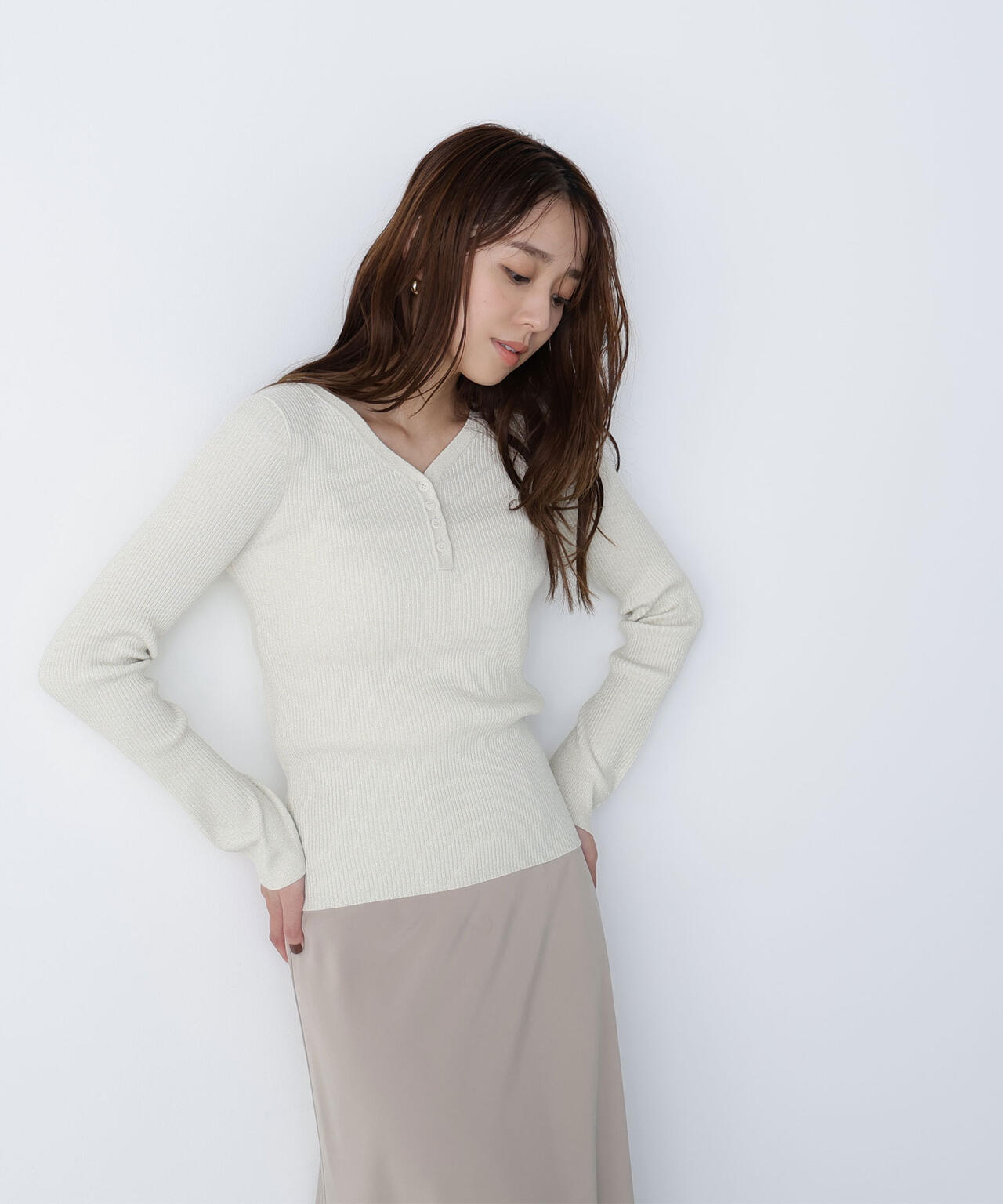 フロントボタンラメリブニット