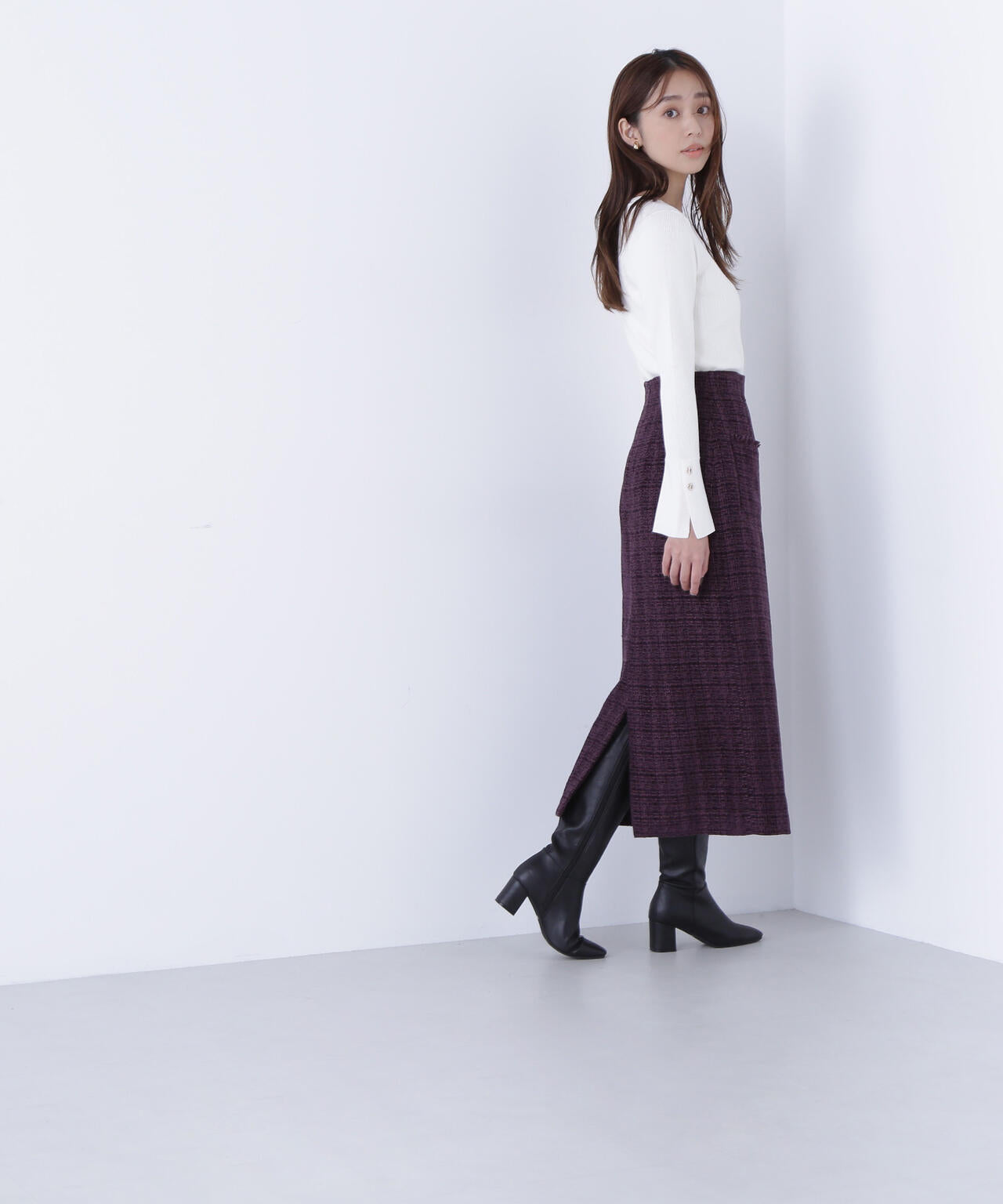 Vネックハトメスリーブリブニット