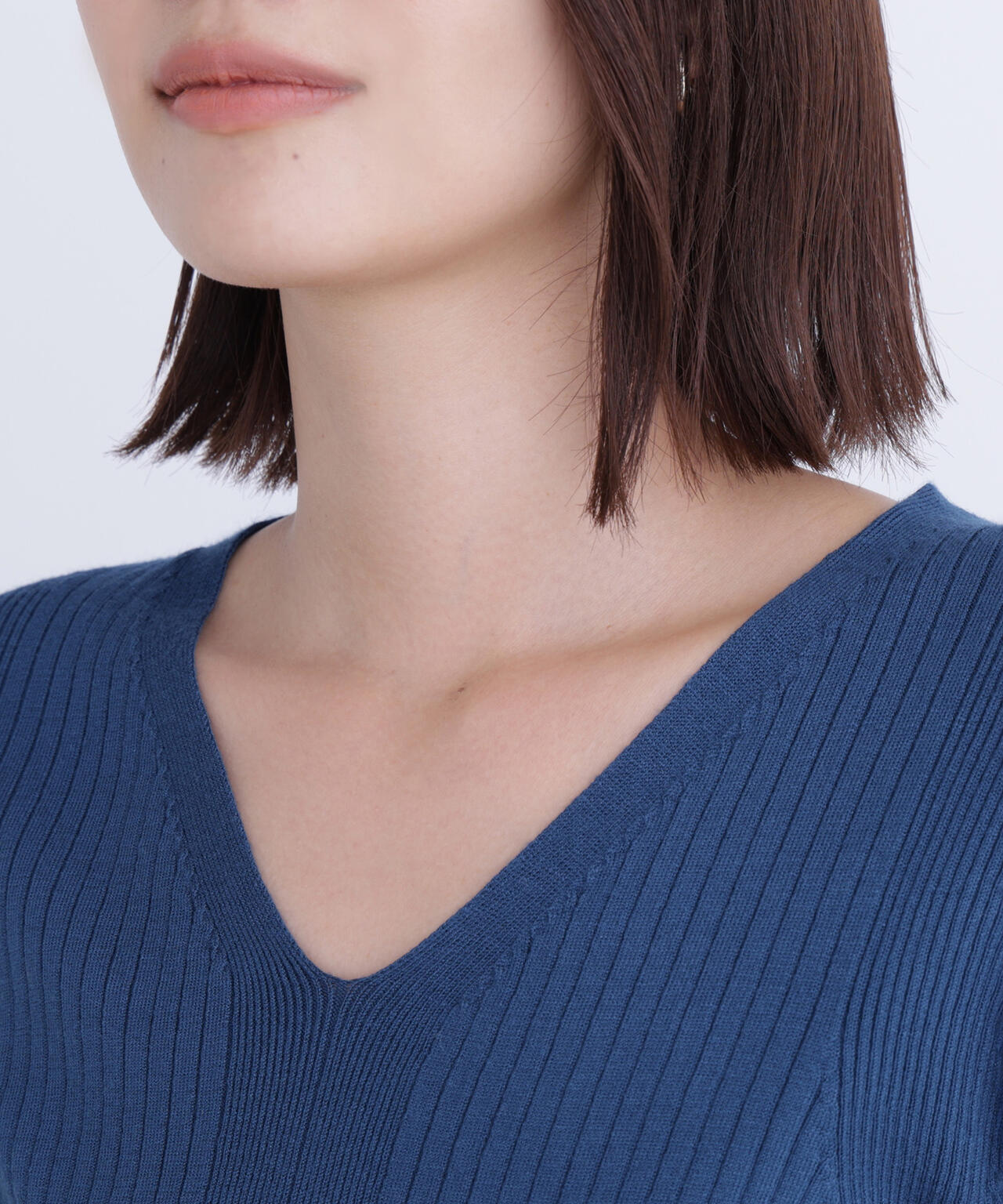 Vネックハトメスリーブリブニット