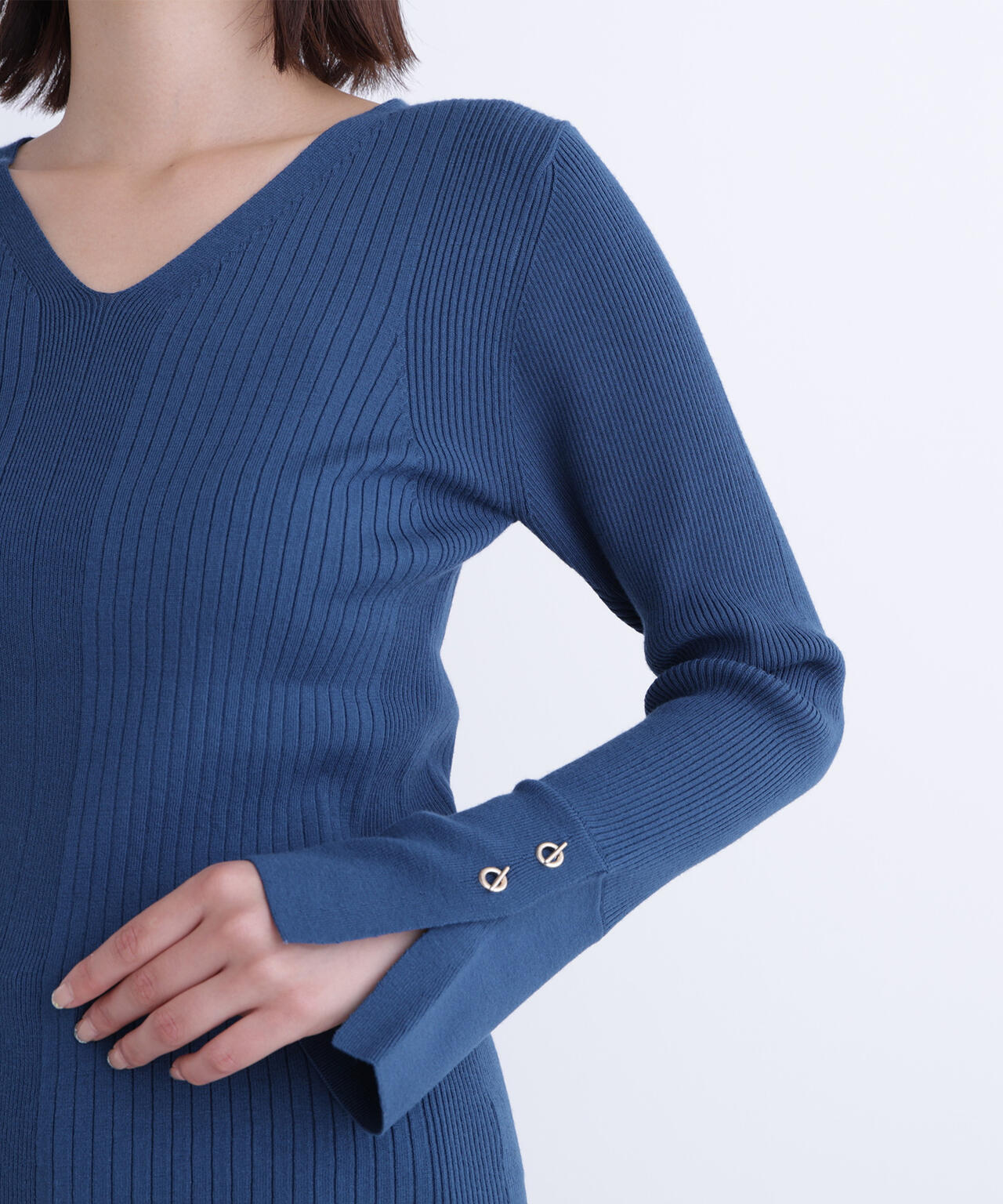 Vネックハトメスリーブリブニット