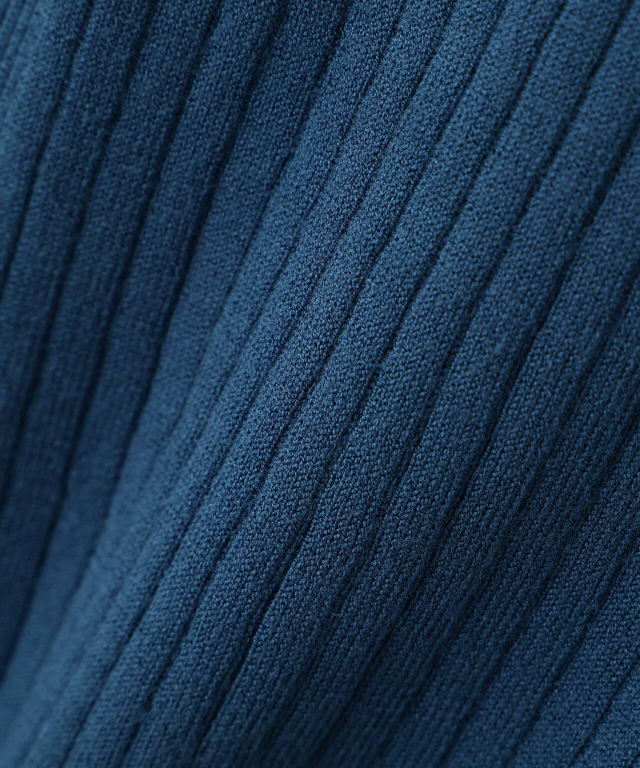 Vネックハトメスリーブリブニット