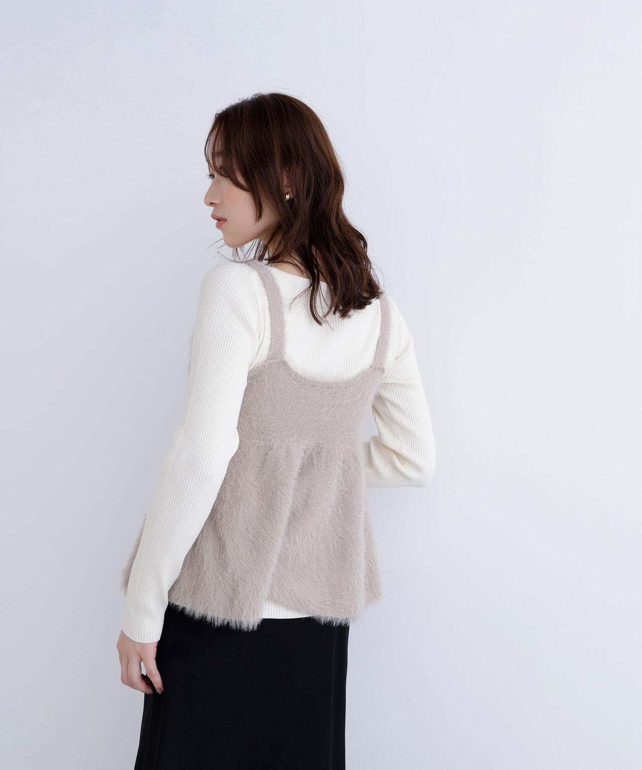 【タカシマヤゲートタワーモール・mix.tokyo 限定カラー:ブラウンxオフ】ヘアリーペプラムキャミセットニット