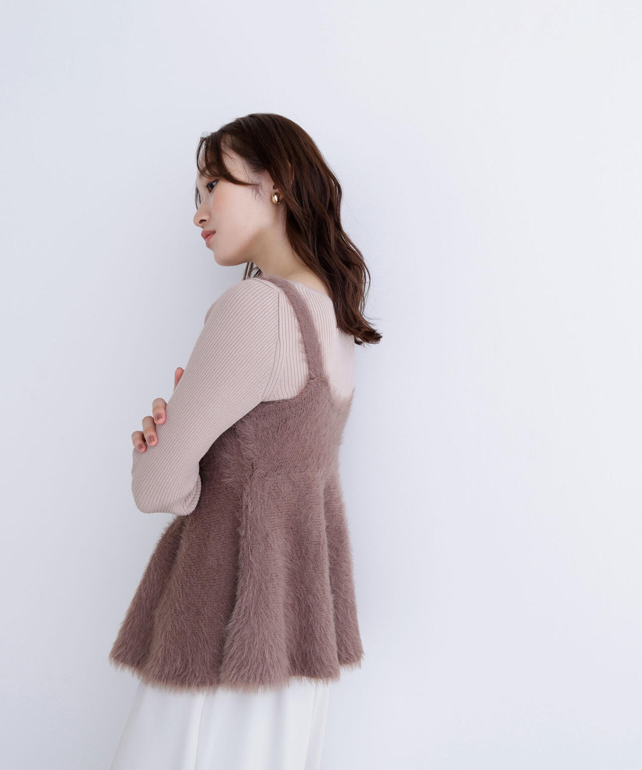 【タカシマヤゲートタワーモール・mix.tokyo 限定カラー:ブラウンxオフ】ヘアリーペプラムキャミセットニット