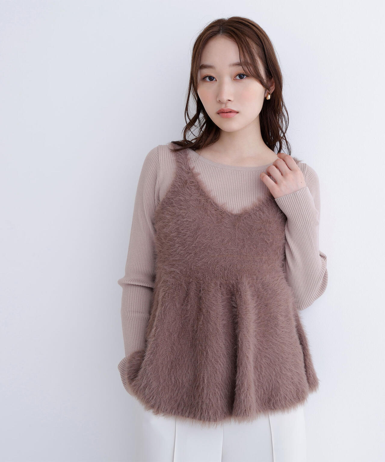 ナチュラルビューティーベーシック（NATURAL BEAUTY BASIC）/ヘアリーペプラムキャミセットニット ヘアリーペプラムキャミセットニット | NATURAL BEAUTY BASIC