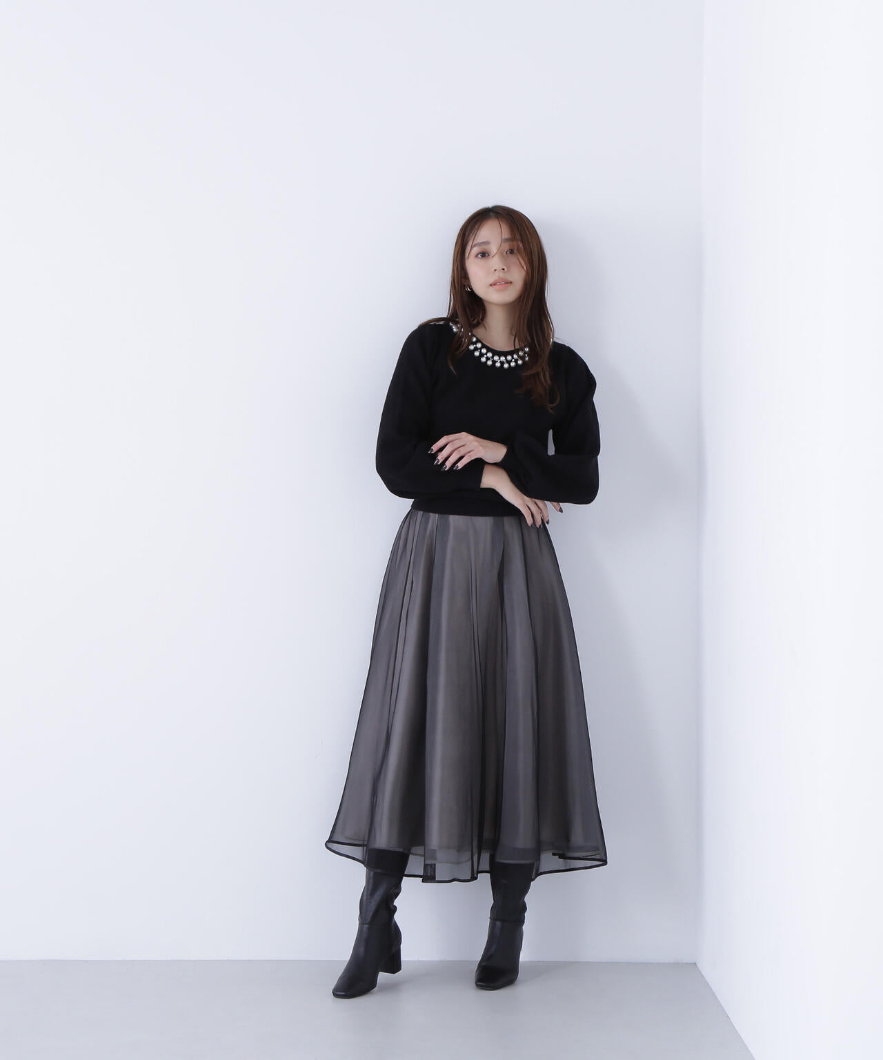 パールネックニット