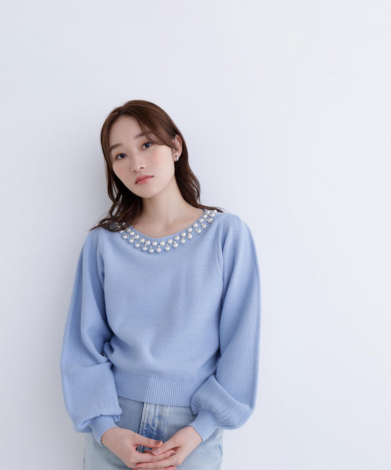 パールネックニット